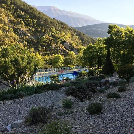 Les Chambres D'Hotes Du Mas Face Au Ventoux Plaisians Esterno foto